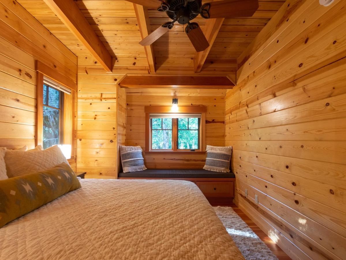 On The River Wooded Bliss Cabin Near Loloma McKenzie Bridge 외부 사진