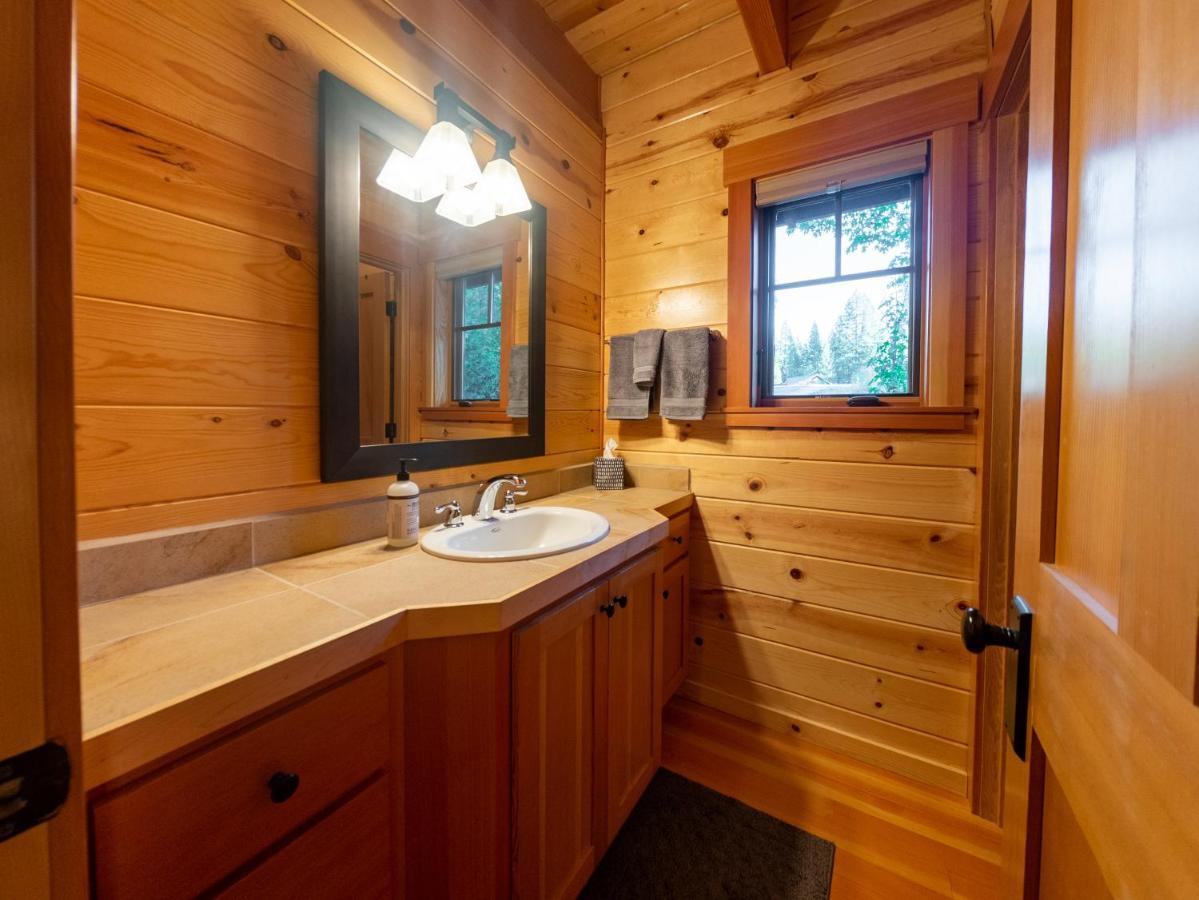 On The River Wooded Bliss Cabin Near Loloma McKenzie Bridge 외부 사진