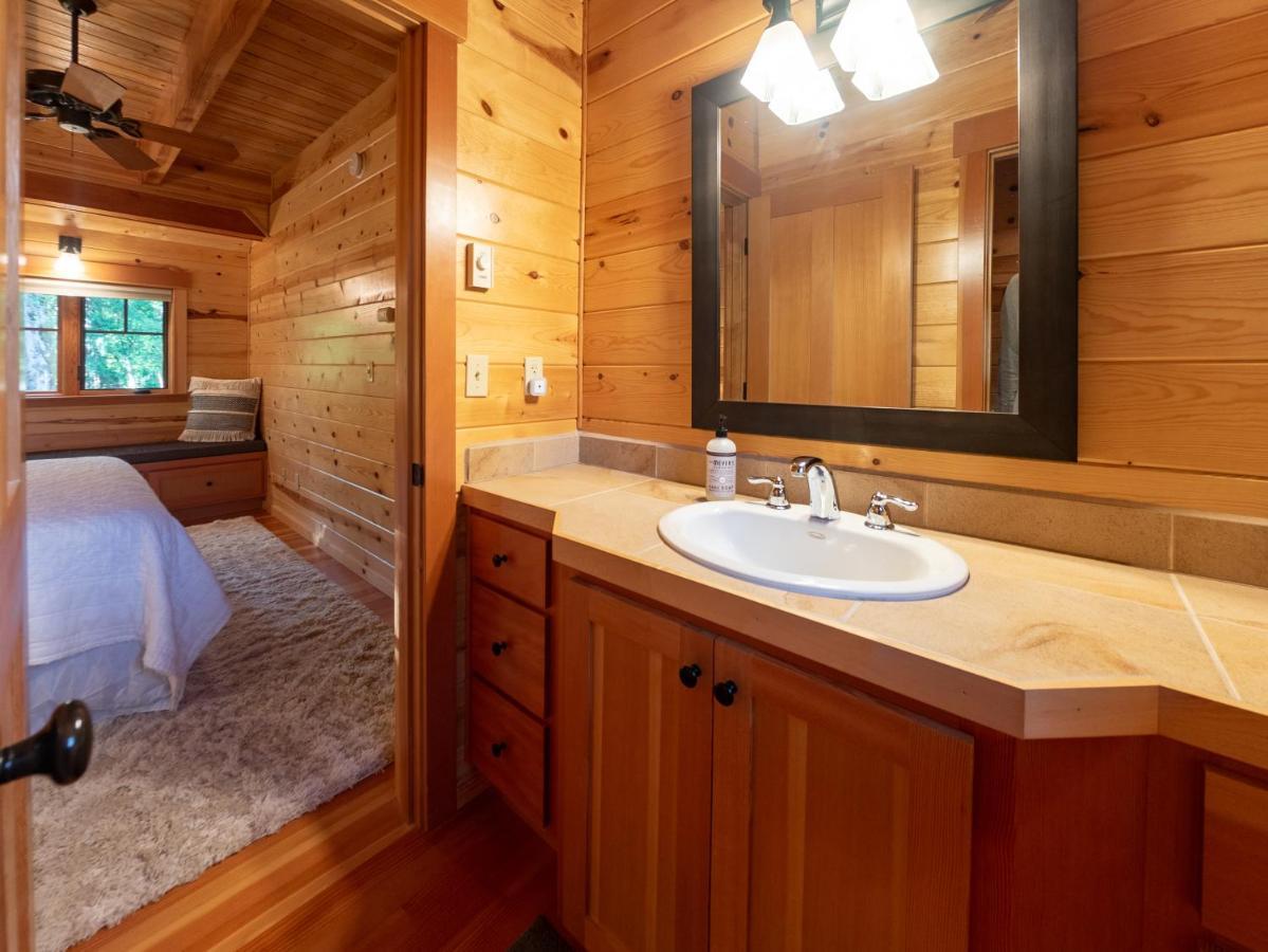 On The River Wooded Bliss Cabin Near Loloma McKenzie Bridge 외부 사진