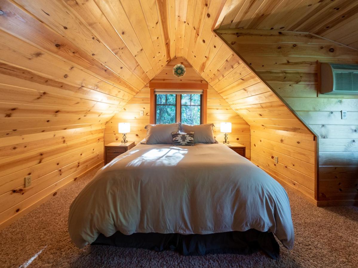 On The River Wooded Bliss Cabin Near Loloma McKenzie Bridge 외부 사진
